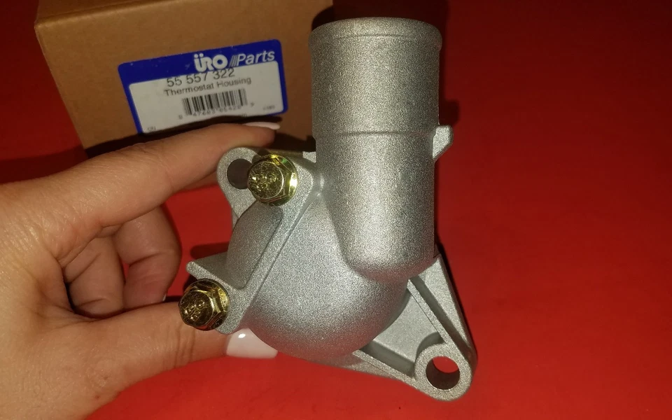 Carcasa del termostato de refrigeración del motor para Saab 9-3 9-5 900 9000 modelos 1994-2009 NUEVO Foto 4 de 4