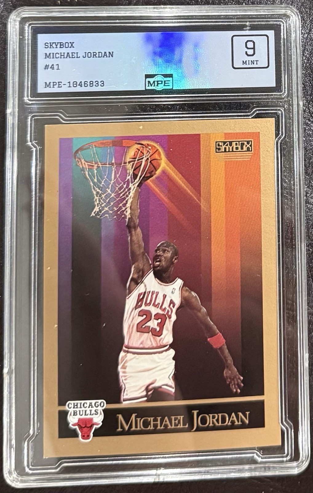 1990 Skybox - MICHAEL JORDAN - CARD #41 DUNKING - CHICAGO BULLS MPE 9 Mint