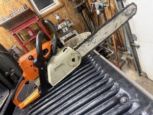 STIHL MS 250 C chainsaw. Needs recoil  and spring rewound and pull rope.
