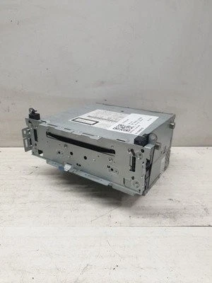 Mercedes C Class W204 2007-2011 CD HEAD UNIT A2049007202 - Image 1 of 4