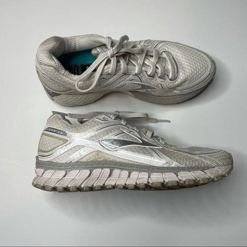 brooks adrenaline gts size 6.5