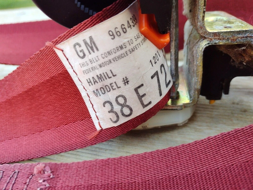 1970-е GM Cadillac Eldorado ПЕРЕДНИЙ ВОДИТЕЛЬСКИЙ БОКОВОЙ натяжитель ремня безопасности *КРАСНЫЙ* ОЧЕНЬ ХОРОШЕЕ СОСТОЯНИЕ - Изображение 4 из 4