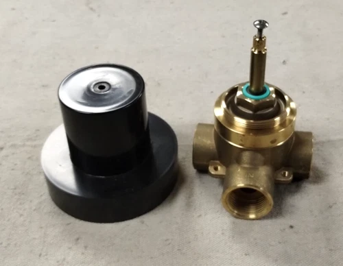 Signature Hardware SH6103 3/4” 6 Way Transfer Valve - Picture 2 of 7