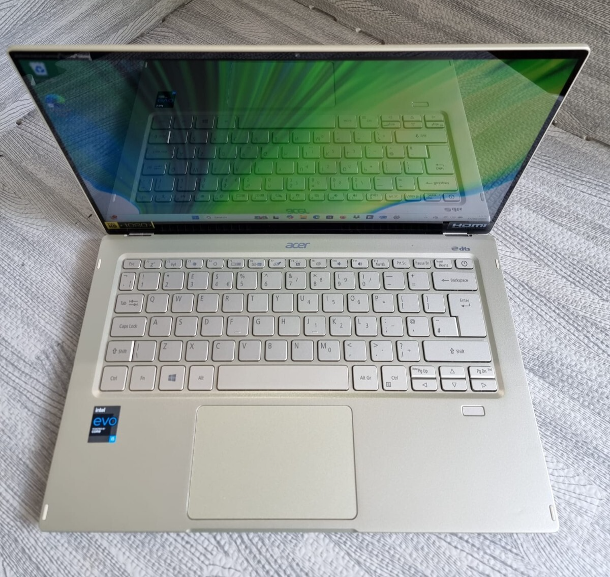 Acer Swift 5 Antimicrobial i5-11 タッチパネル Acer Swift 5 Ultra