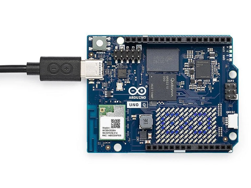 Arduino UNO Q, Quad-Core 2 GHz MPU, 160 MHz MCU, 2GB RAM, 16GB eMMC, 5V/3A - Bild 4 von 4