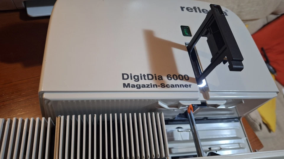 Scanner Reflecta DigitDia 6000 In Automatico - Immagine 4 di 4