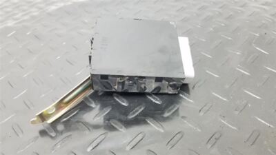 ぽふ 13-21 Toyota 4Runner Running Light Relay Module OEM 82642