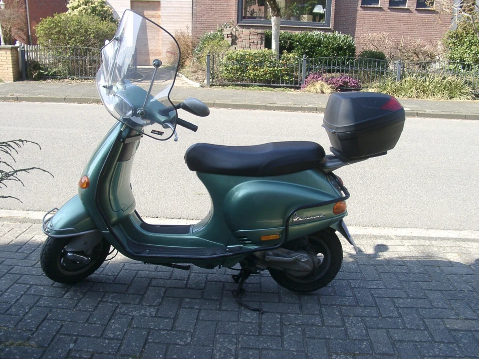 Vespa Piaggio ET4 , ca.3l/100km, sparsam, TÜV bis 7/26 - Bild 2 von 4