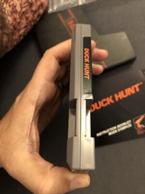 +++ 100 % Official MINT Duck Hunt Nes Nintendo New  No Zelda Pokemon Mario  ASD