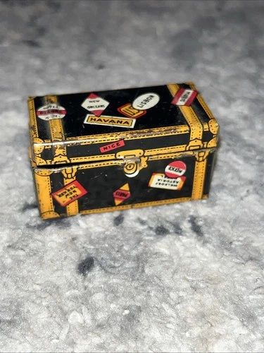 VTG MARX TOYS LITHO TIN TOY TRAVELING TRUNK WITH DECALS MINIATURE 2"