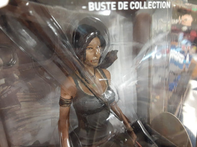 TOMB RAIDER LARA CROFT Collectible BUST Crystal Dynamics Square