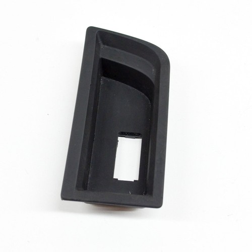 BMW 3 F30 320i Mittelkonsole USB AUX Buchse in Rahmenverkleidung 9207358 2015