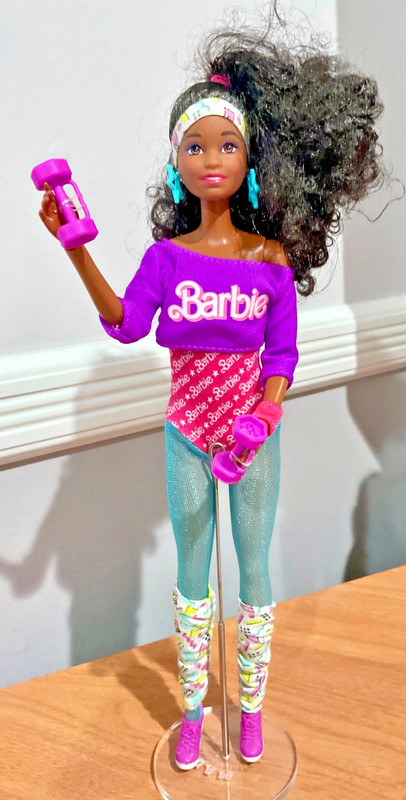 2021 Barbie Signature Workin' Out 80's Rewind Shani Face Doll WITH GYM BAG 