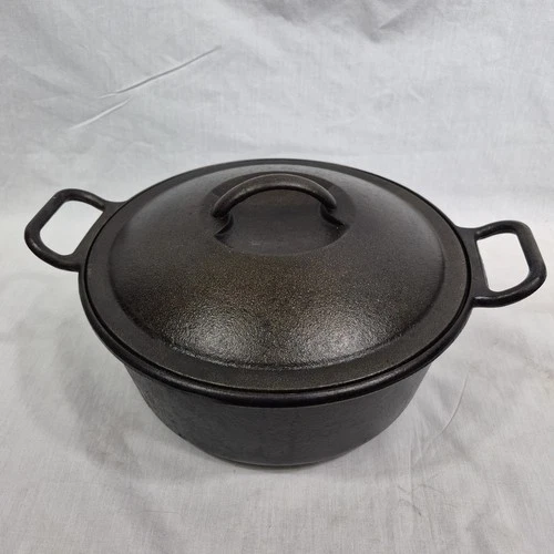 RARE  Lodge Cast Iron Dutch Oven USA P10D Vintage 10” Discontinued New Old Stock