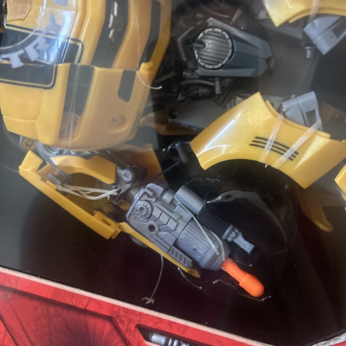 Transformers Ultimate Bumblebee バンブルビー Hasbro Transformers Ultimate Bumblebee Action Figure - 82419