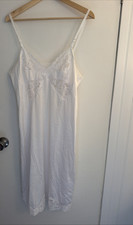 Vtg Vanity Fair Full Slip Womens Size 38 Nylon White Lace Bodice Style 10-764