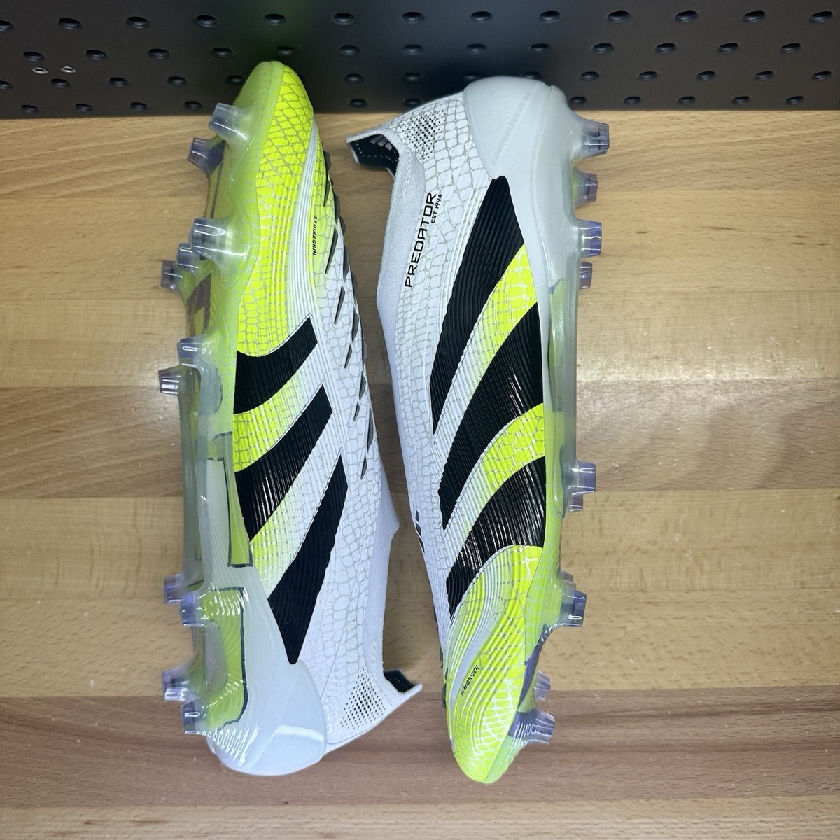 Adidas Predator Elite Laceless FG Lucid Lemon Soccer Cleats  display picture 2
