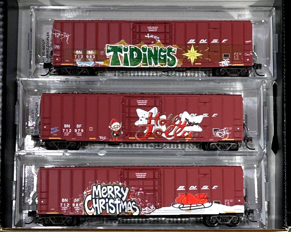 MICRO-TRAINS N SCALE 50' RIB SIDE BOX CAR CHRISTMAS GRAFFITI 3-PK BNSF 98302289 - Image 2 of 3