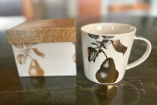 PPD PAPERPRODUCTS DESIGN PORCELAIN ENGRAVED PEAR MUG & GIFT BOX GOLD NIB