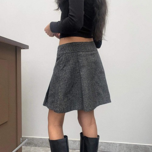 Benetton Mini Skirt - 28W UK 8 Grey Virgin Wool - Picture 3 of 8
