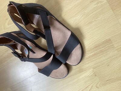 Sandalen, Schwarz, ungetragen Gr. 37