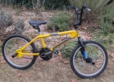 1998 Mongoose Stylist Pro BMX Flatland, Freestyle Bike Yellow (HTF)  VTG