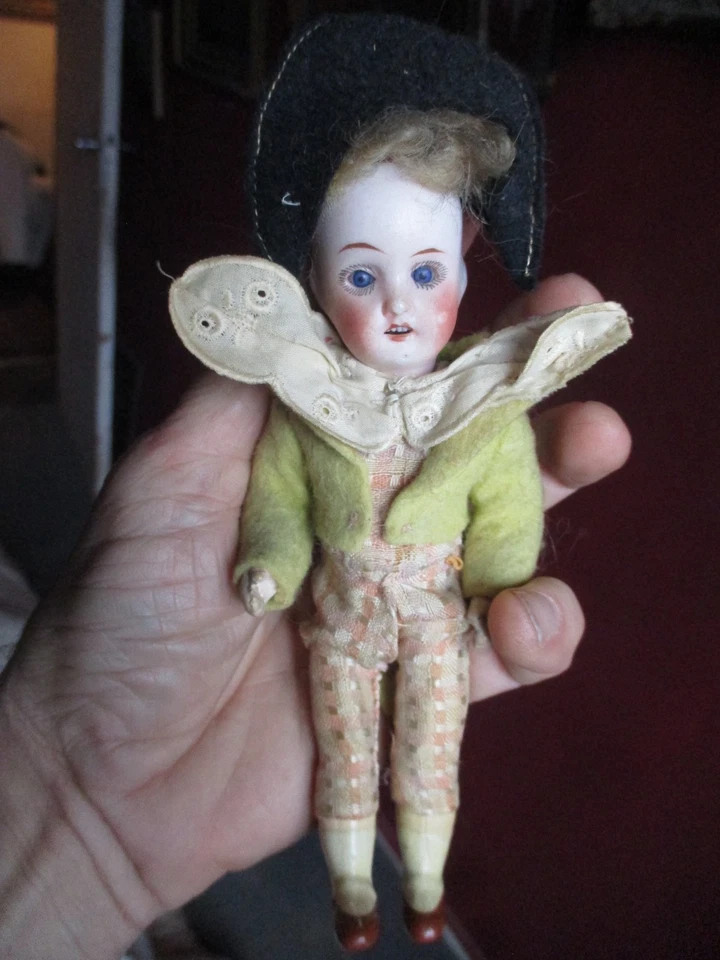 ancienne poupee mignonette en tenue de marquis - Photo 4/4