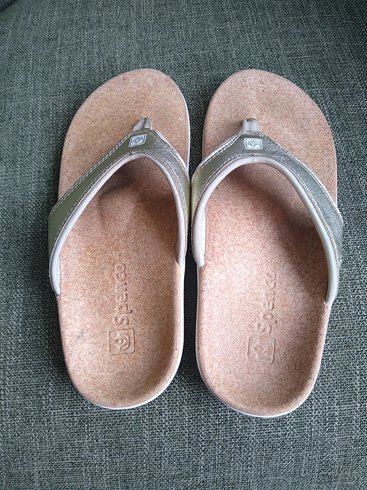 Chanclas Spenco Tanga Doradas Talla 6W Foto 3 de 4