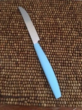 Stainless Light Blue Plastic Tapered Curved Up Tip DINNER KNIFE 8 7/8”