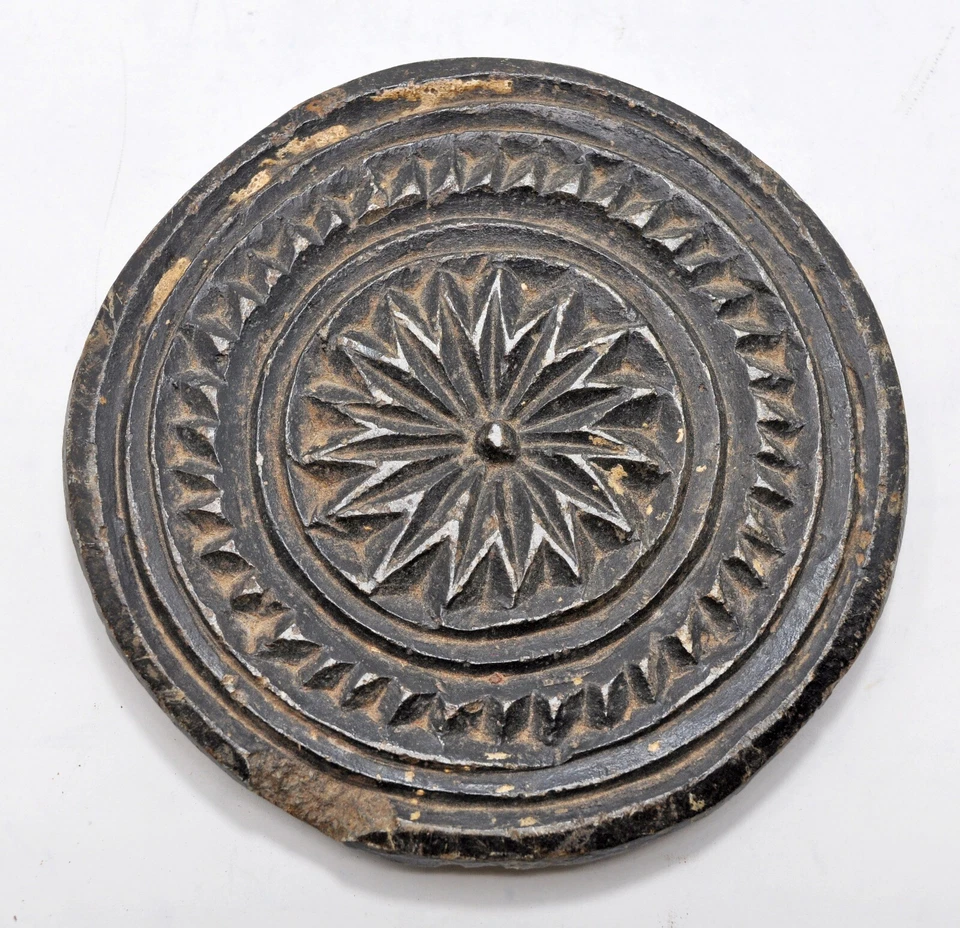 Antiguo molde para hacer dulces utensilios de cocina de piedra negra original tallado a mano Foto 3 de 4