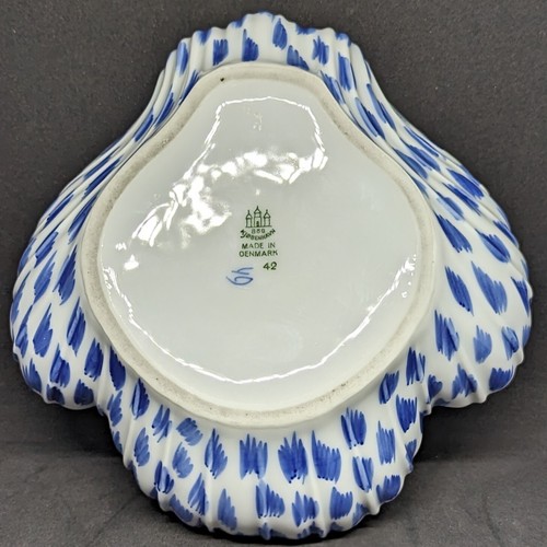 Denmark Blue Fluted Ruffled Mussel Shaped Bowl Floral Flowers Bing & Grondahl - Picture 3 of 7