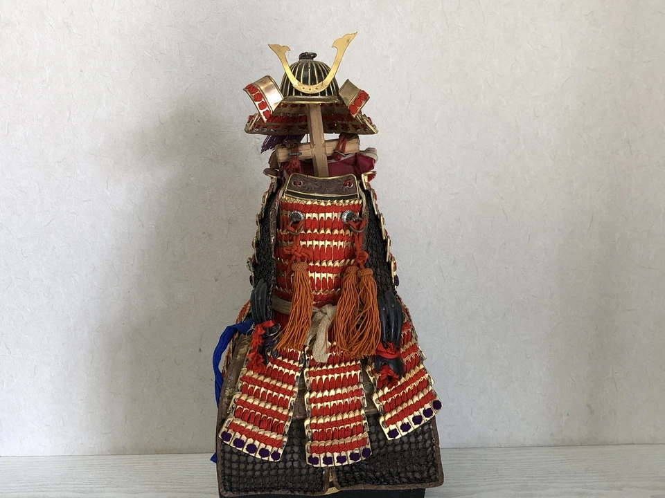 Y3417 OKIMONO Yoroi Armadura Festival del Niño Figura Figura Caja Japón Antiguo Foto 2 de 4