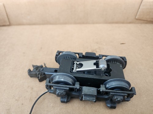 Lionel 2383 F3 A Rear Magnetraction Truck Complete w/ Roller & Coupler Cleaned