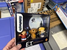 FISHER PRICE LITTLE PEOPLE COLLECTOR SET E.T.! BRAND NEW AND NEVER OPENED!