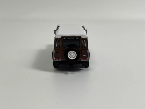 Mini GT 1/64 Land Rover Defender 90 Pickup & 110 Station Wagon - NUEVOS - Imagen 28 de 35