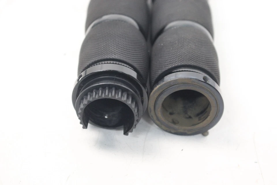 Empuñaduras de manillar Honda VTX 1800 C 2003 negras Avon Foto 3 de 4