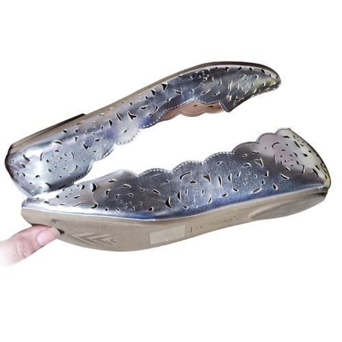 Union Bay Women's size 9M Silver Metallic Flats No Box - Picture 3 of 7