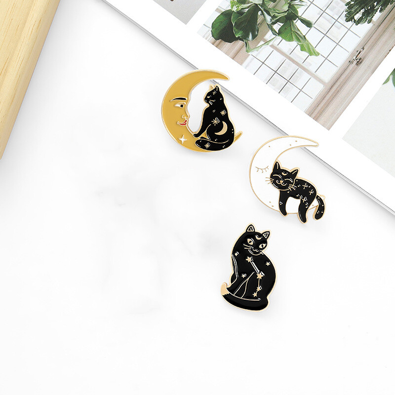 Spilla Gatto Con Luna E Stelle - MetalloSmalto, Design Vintage Per Appassionati Di Astronomia - Foto 11
