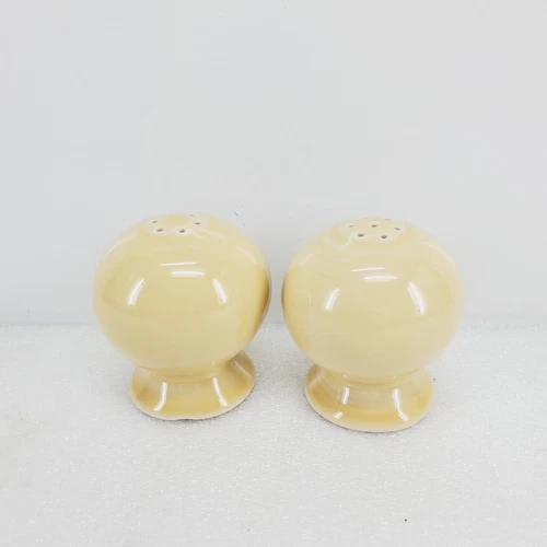 ROUND BALL BULB SALT & PEPPER SHAKERS ivory FIESTA new