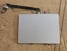 Genuine Apple MacBook Pro A1286 TouchPad Kit w Screws CC2E7FXP1 2DGLPA1RV
