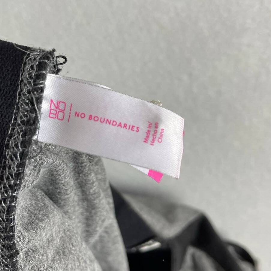 No Boundaries Juniors Large 1113 LOVE Gray Joggers Pants Polyester