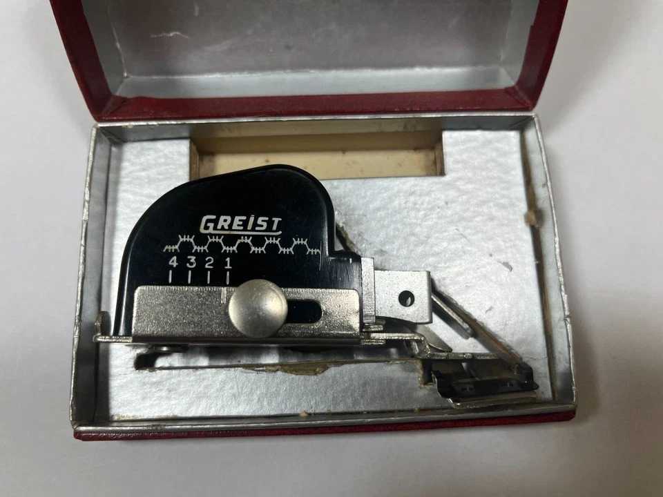 Accesorio PFAFF Zigzagger Decorativo De Colección Zig Zag Greist en Caja Original Foto 2 de 2