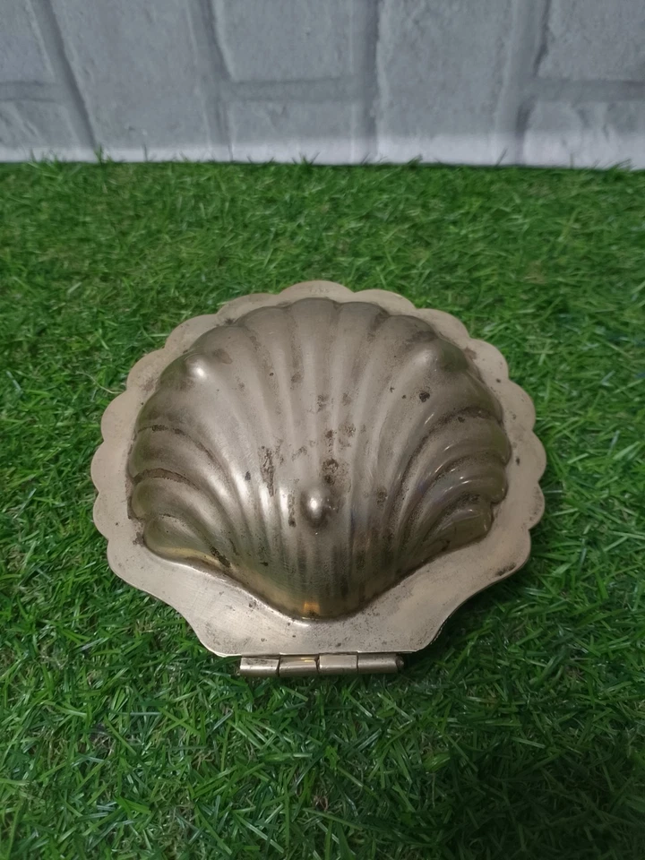 Vintage Silver Plate Art Deco Style Scallop Clam Shell Shaped Caviar Butter Dish - Image 4 of 4