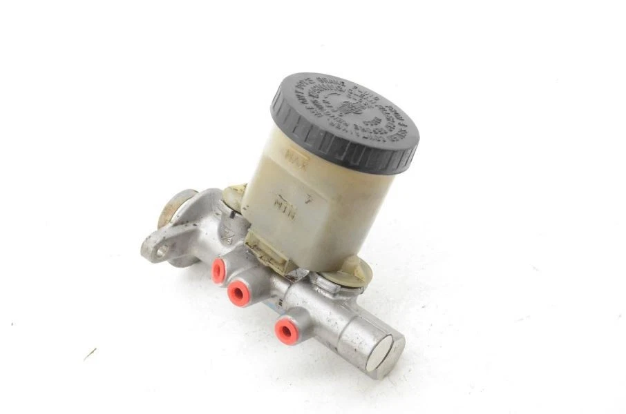 Nissan 240sx S13 1989-1994 cilindro maestro de freno sin ABS Foto 4 de 4