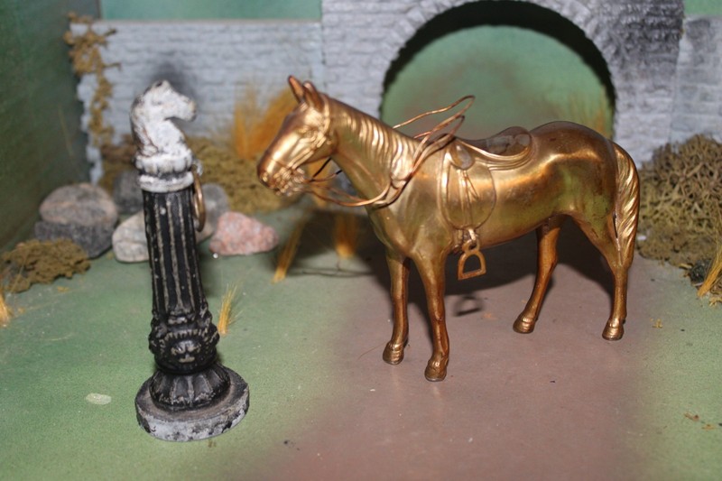 BEAUTIFUL  ANTIQUE BRASS COLORED METAL HORSE WITH HITCHING POST EQUESTRIAN PAIR