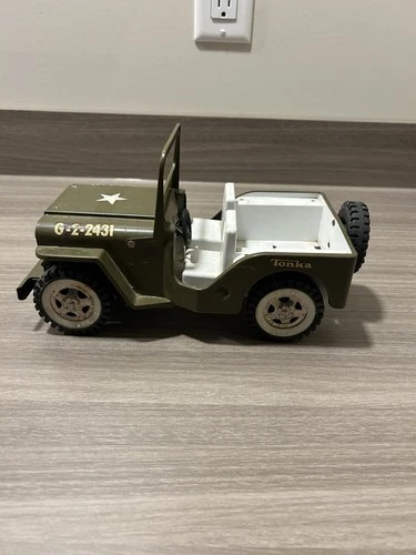 Vintage Tonka Jeep Army Green Military Vehicle G-2-2431 Pressed Steel Body