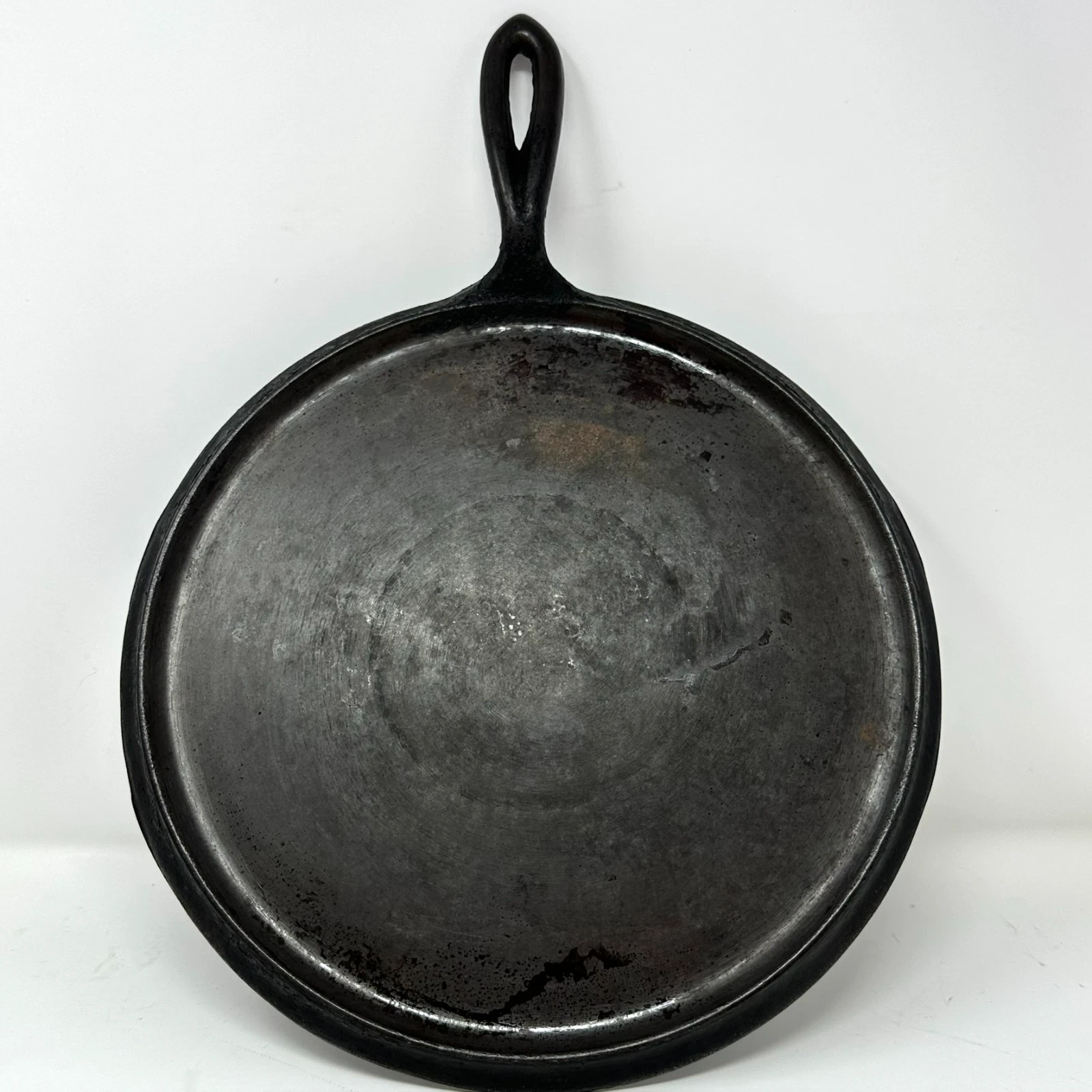 Griswold No.9 Cast Iron Round Griddle | "ERIE" Diamond Logo | 739