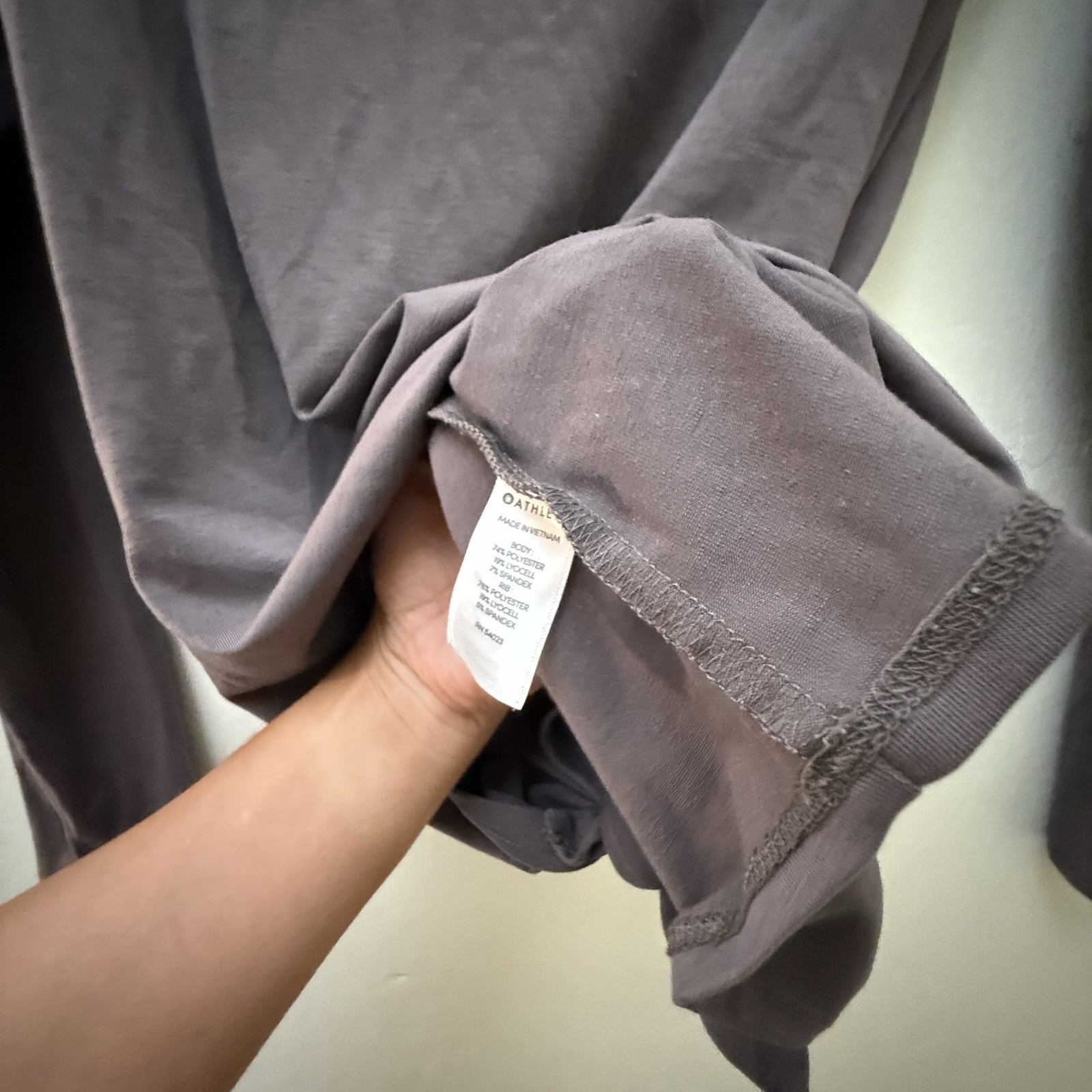 ATHLETA top small Dark Gray Athletic Split Back L… - image 5