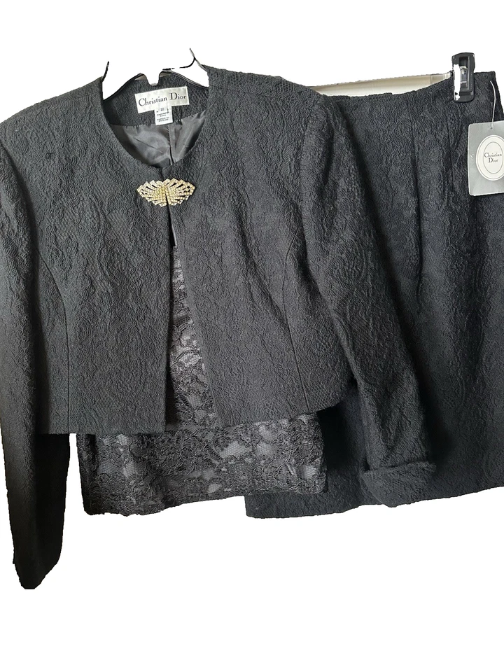 NUEVO CON ETIQUETAS DE COLECCIÓN 3 PIEZAS Christian Dior Falda Traje Chaqueta Concha Negra Talla 10 Cierre de estrás Foto 2 de 4