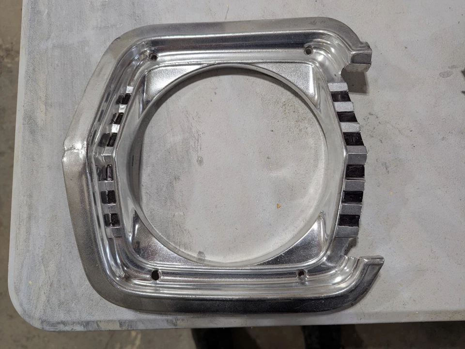 Par de biseles de faros satélite Plymouth Belvedere I II 1966 bonito usado 66 Foto 3 de 3